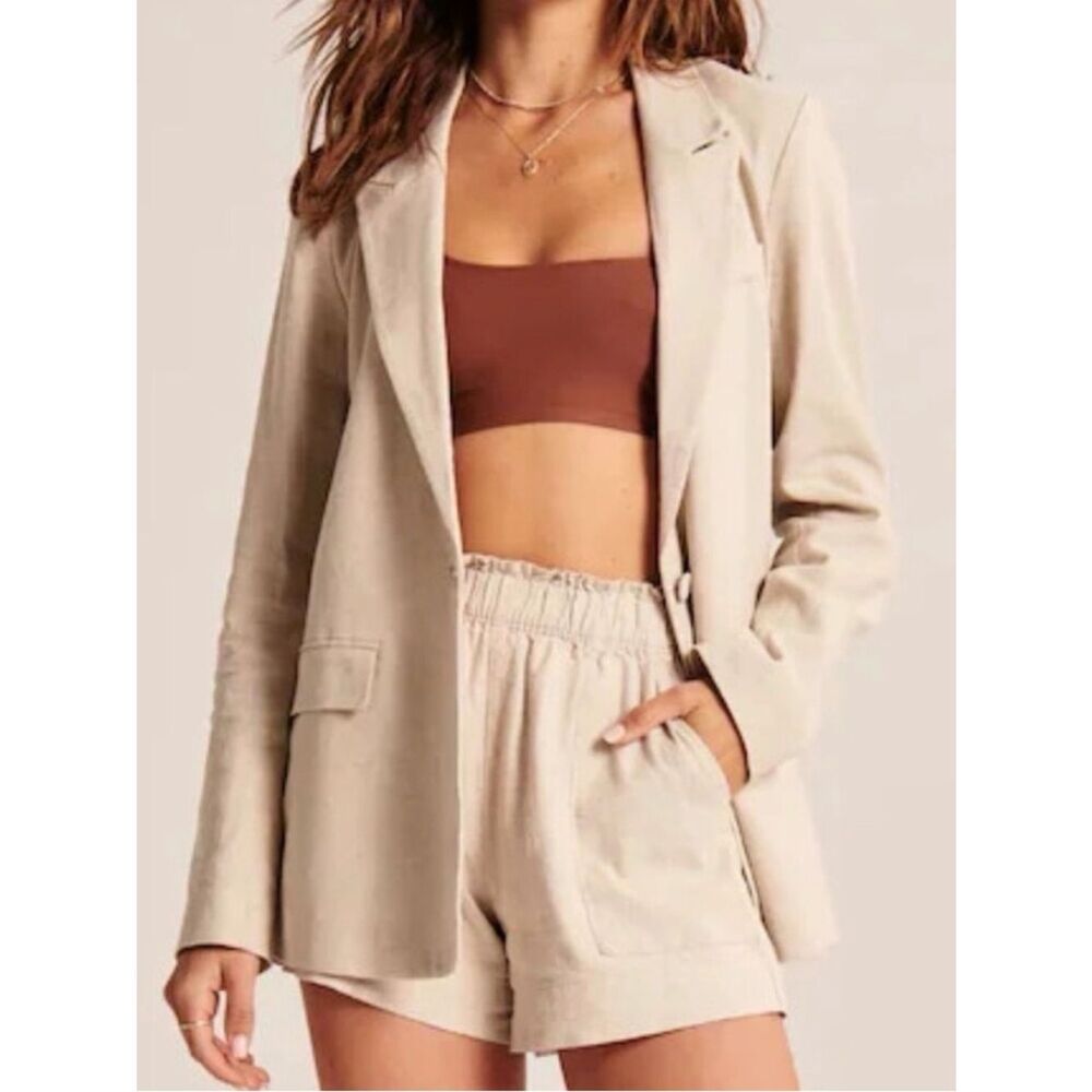 Abercrombie & Fitch Cream Relaxed Blazer